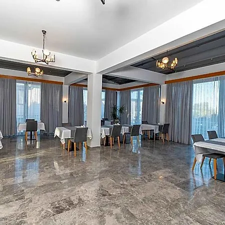 Отель Bellapais Oasis 3*