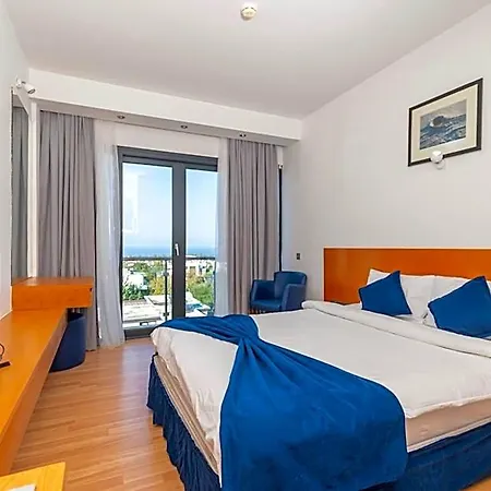 Отель Bellapais Oasis 3*
