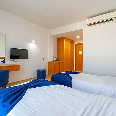 Bellapais Oasis Отель Кирения