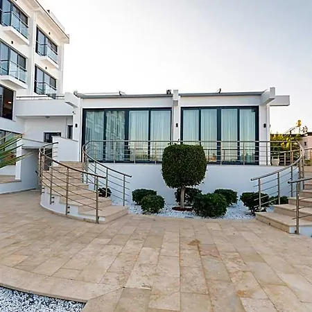 Bellapais Oasis Кирения